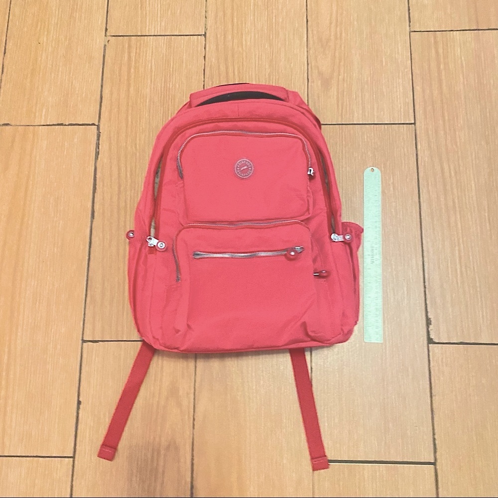NWOT Big Pink Backpack w/ laptop pocket - Picture 13 of 13